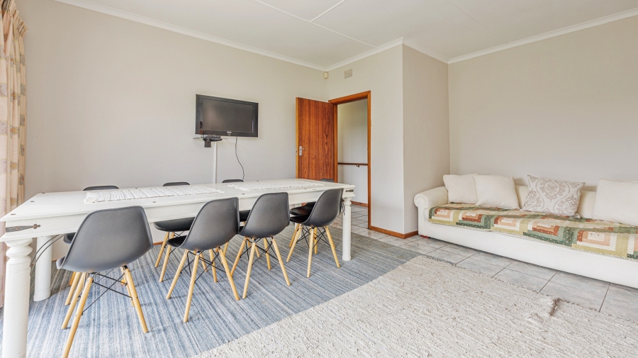 4 Bedroom Property for Sale in Struisbaai Western Cape